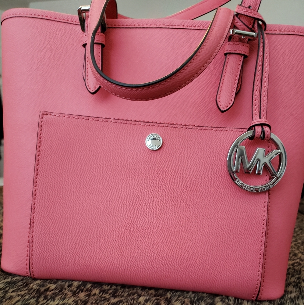 Michael Kors Pocket Tote w/ Matching Wristet
